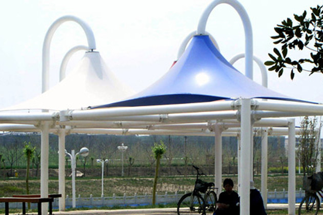 哈爾濱張拉膜結(jié)構(gòu)的支撐方式：技術(shù)與美學的融合